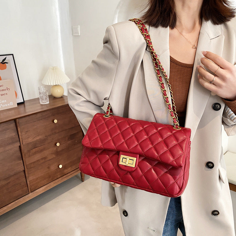Diamond Quilted Chain Shoulder Bag, product image 4