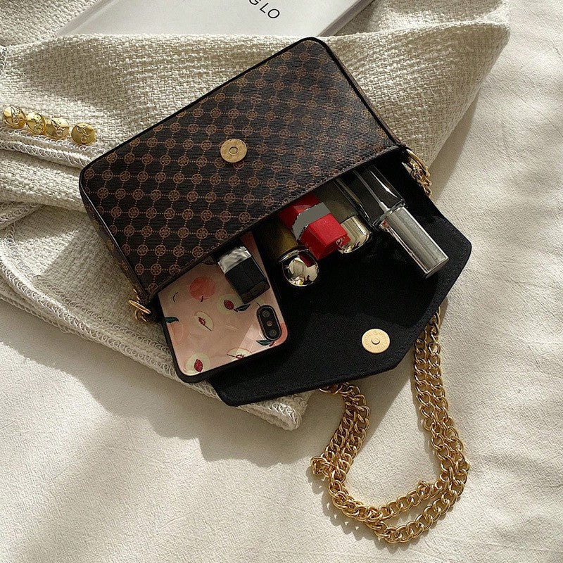Monogram Envelope Chain Shoulder Bag, product image 4